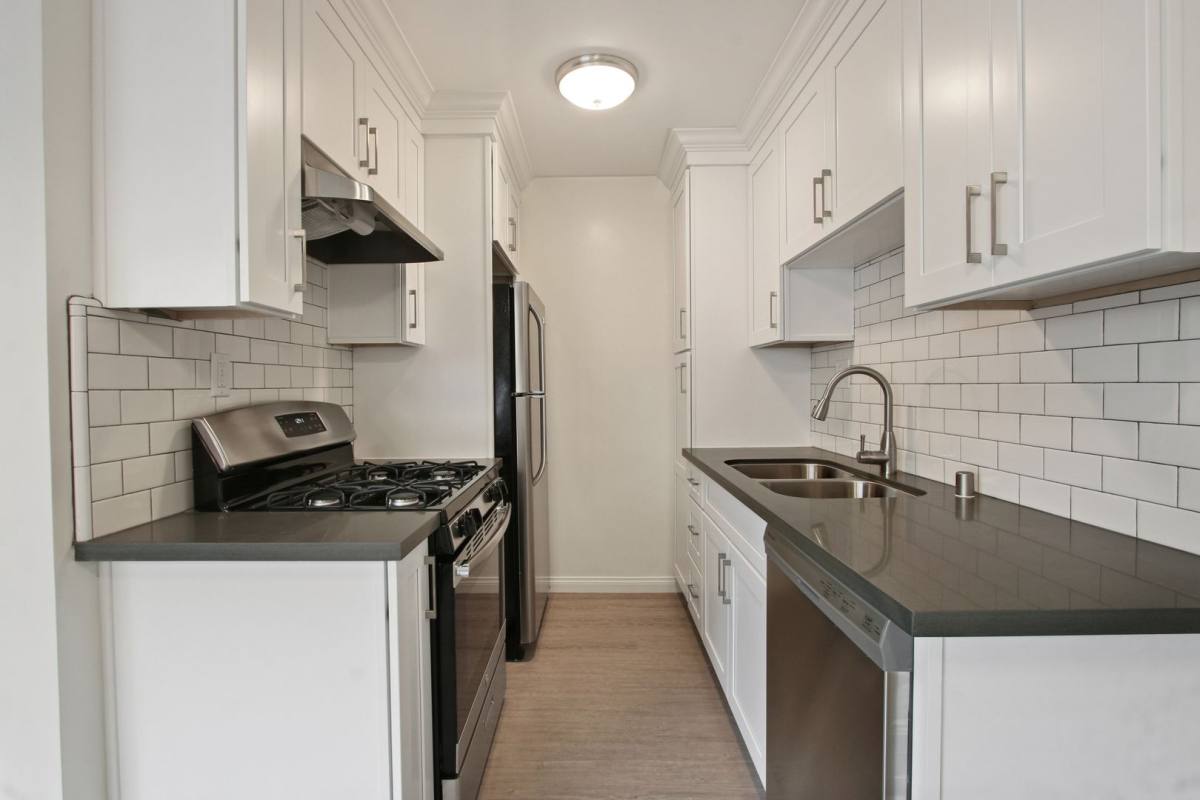 Apartment for rent at 848 7th St, Santa Monica, CA 90403