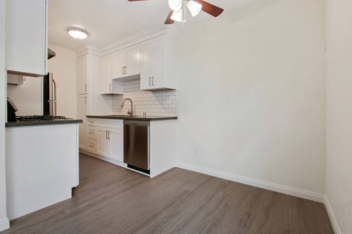 Apartment for rent at 848 7th St, Santa Monica, CA 90403