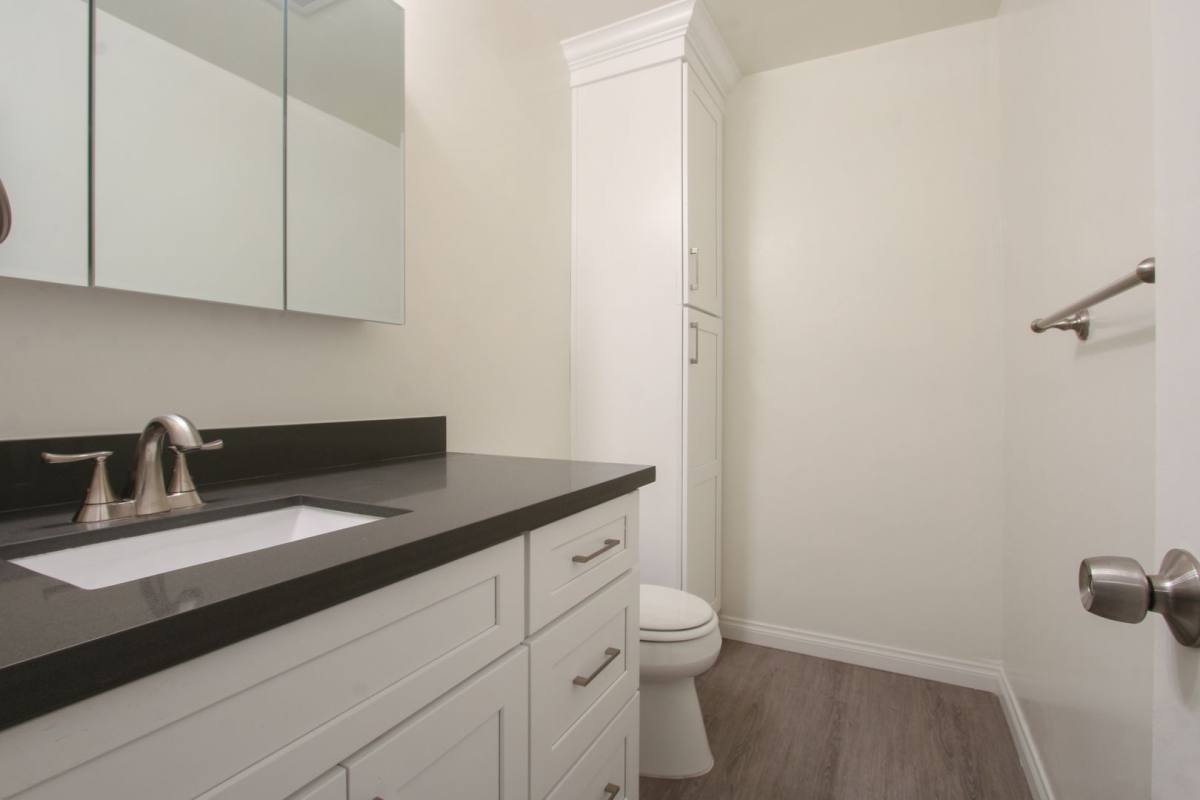 Apartment for rent at 848 7th St, Santa Monica, CA 90403