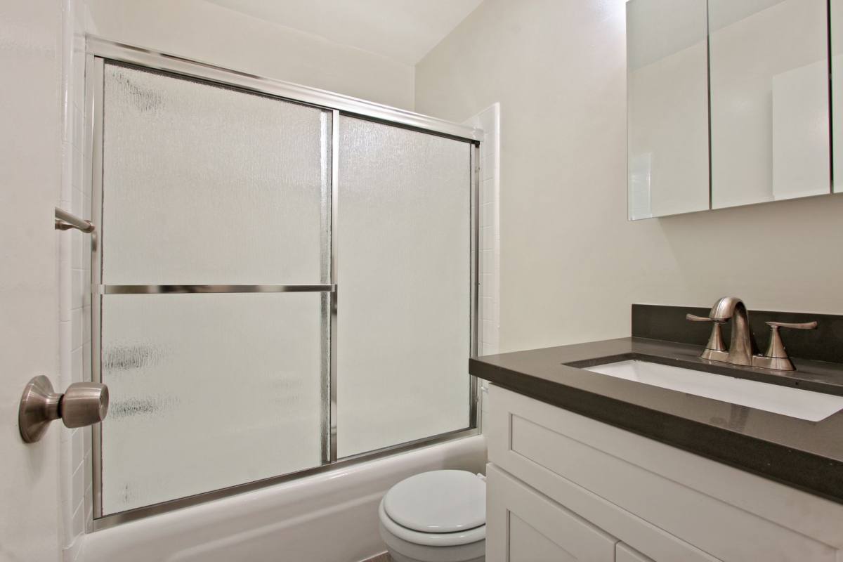 Apartment for rent at 848 7th St, Santa Monica, CA 90403