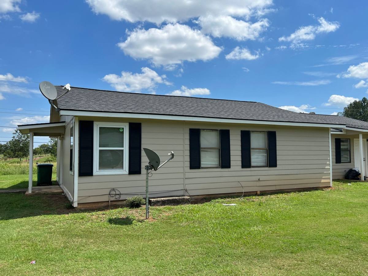 Apartment for rent at 300 Carriage Lane, Albany, GA 31721