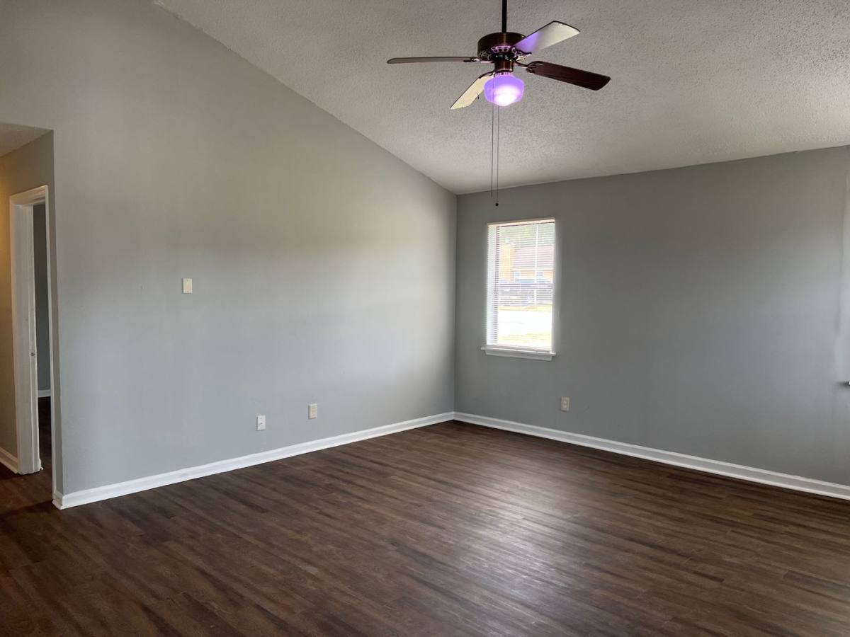 Apartment for rent at 300 Carriage Lane, Albany, GA 31721
