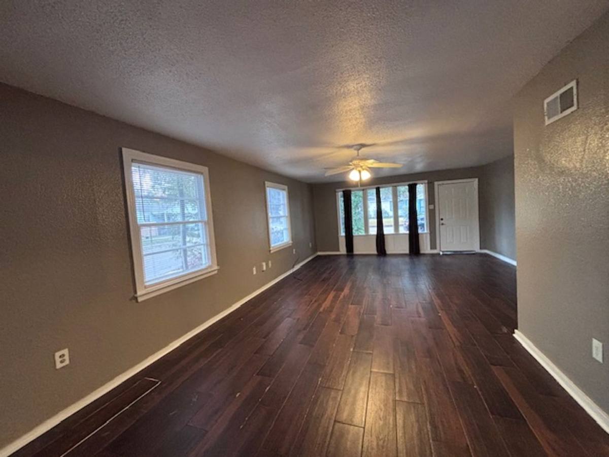 House for rent at 3906 S Barrow Dr, Baton Rouge, LA 70802