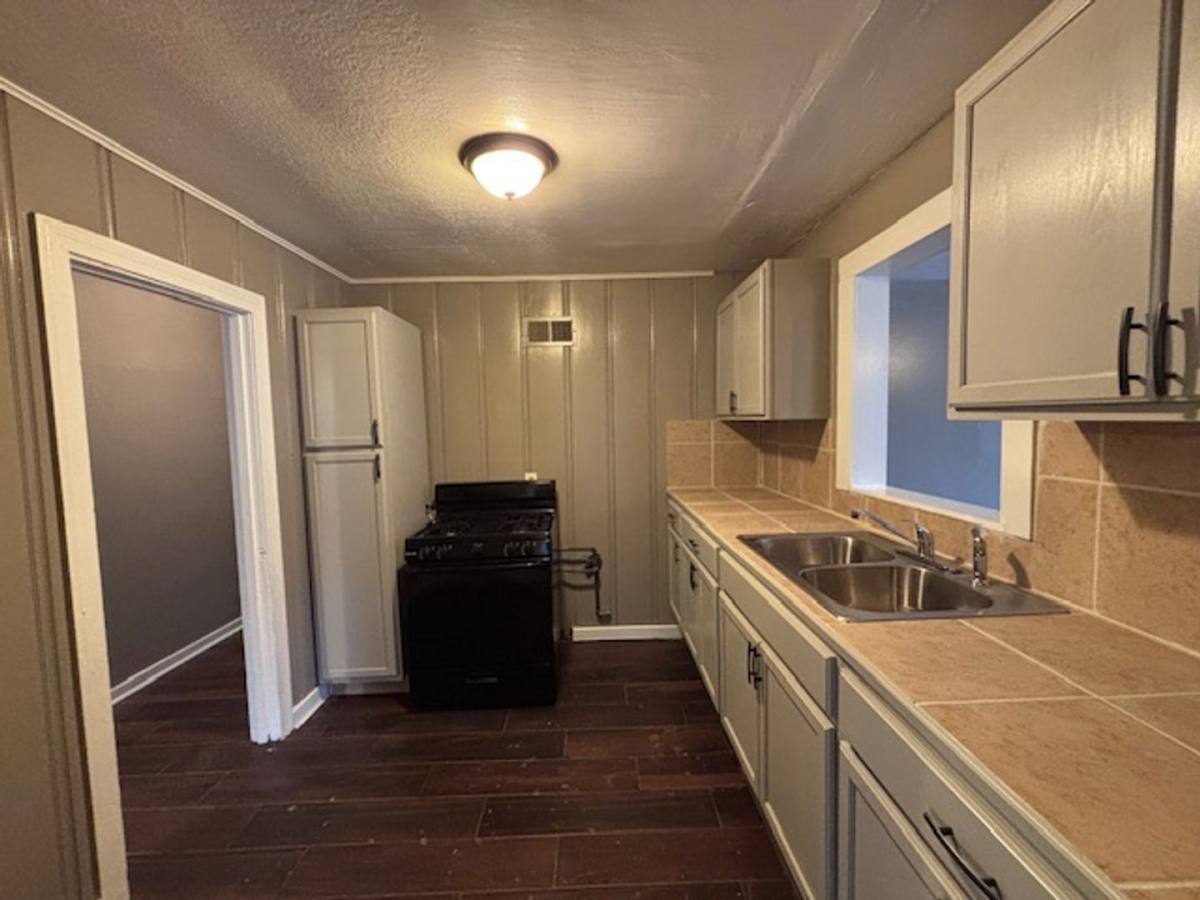House for rent at 3906 S Barrow Dr, Baton Rouge, LA 70802