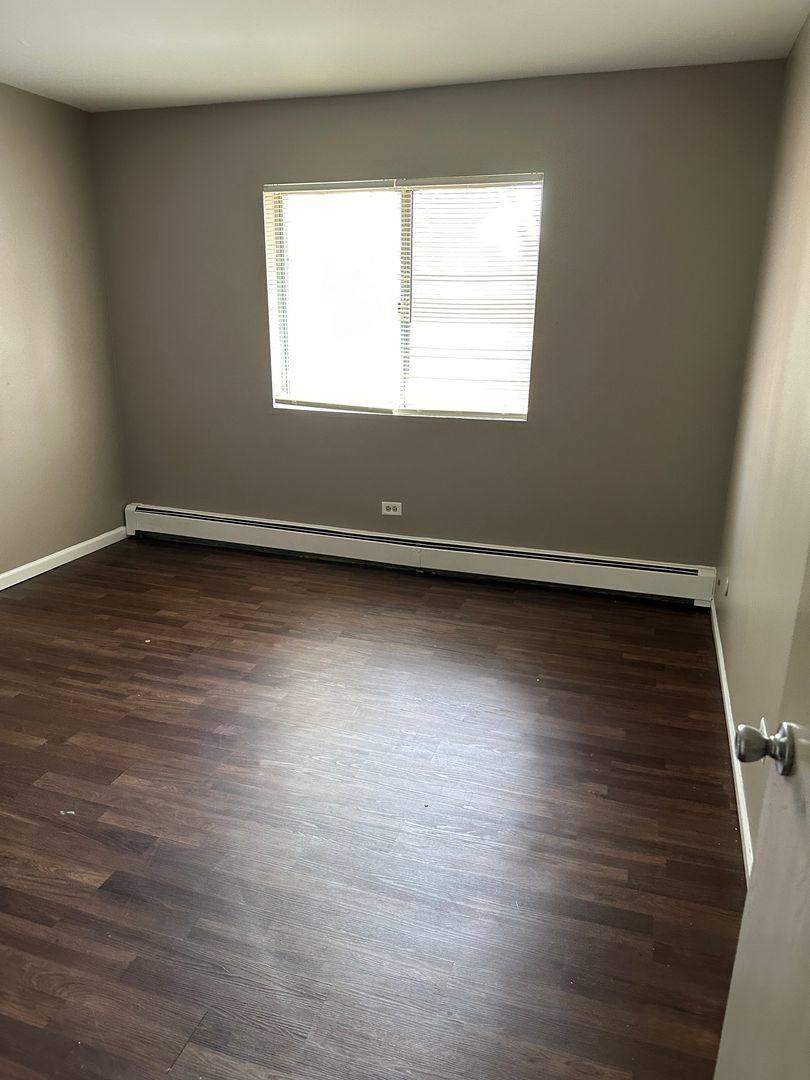 Apartment for rent at 2318 W Nichols Rd, Arlington Heights, IL 60004