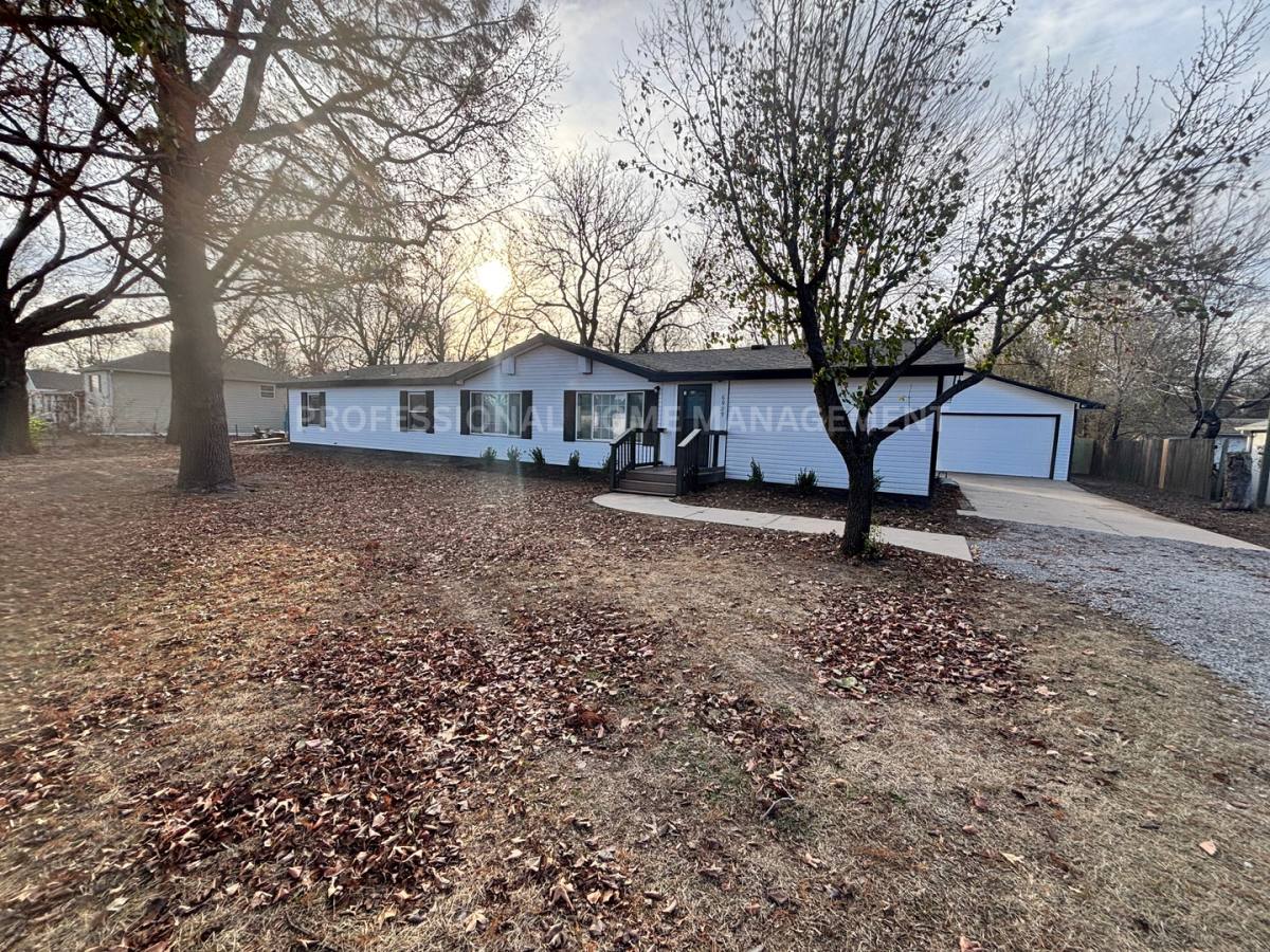 House for rent at 6929 W 49th St N, Wichita, KS 67205