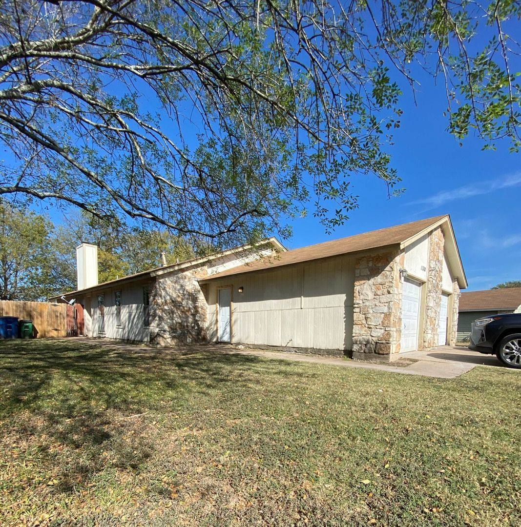 Apartment for rent at 11308 Ptarmigan Cove, Austin, TX 78758