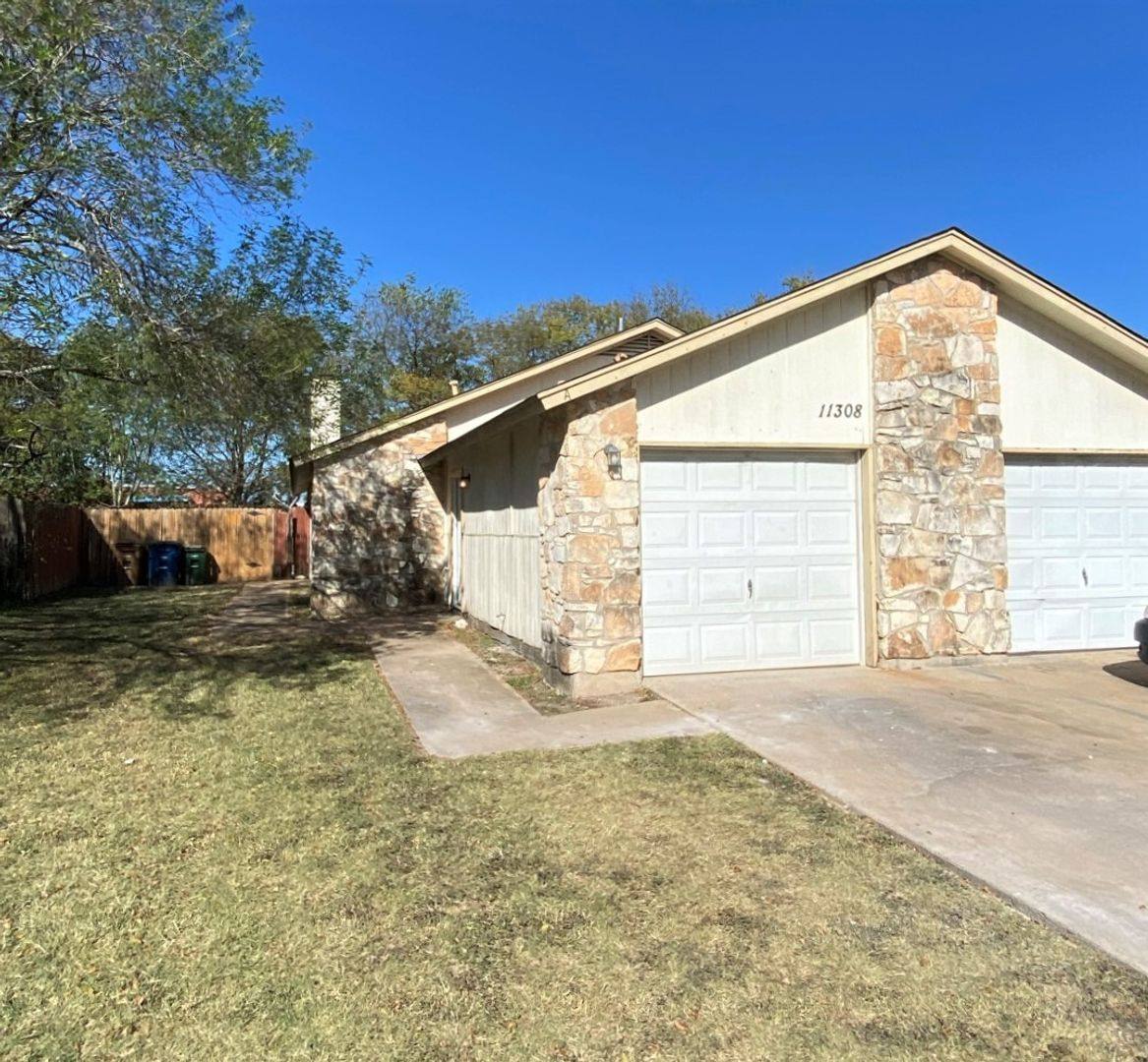 Apartment for rent at 11308 Ptarmigan Cove, Austin, TX 78758