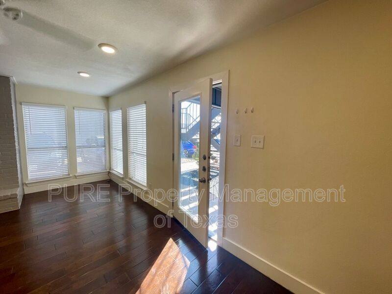 Condo for rent at 909 Reinli St #124, Austin, TX 78751