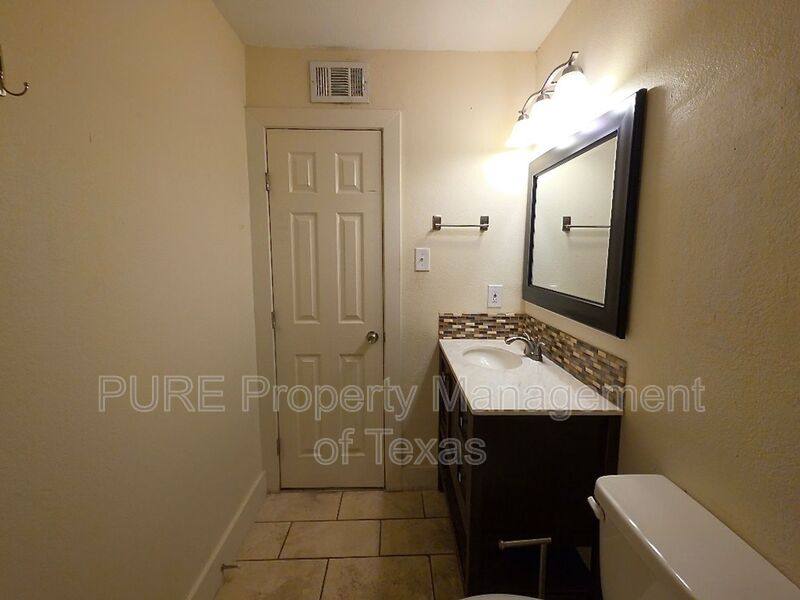 Condo for rent at 909 Reinli St #124, Austin, TX 78751