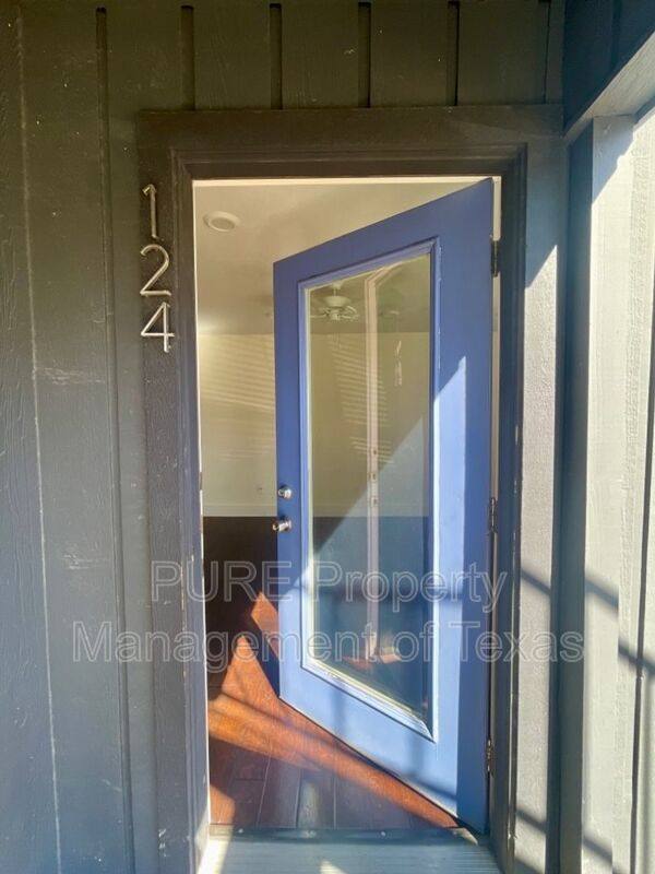 Condo for rent at 909 Reinli St #124, Austin, TX 78751