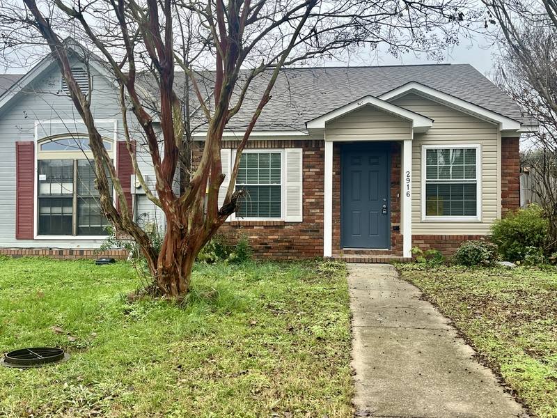 Townhouse for rent at 2916 McDonald Dr SW, Decatur, AL 35603