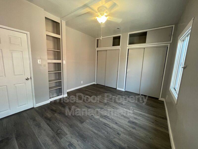 Apartment for rent at 155 W 43rd St #155, Los Angeles, CA 90037