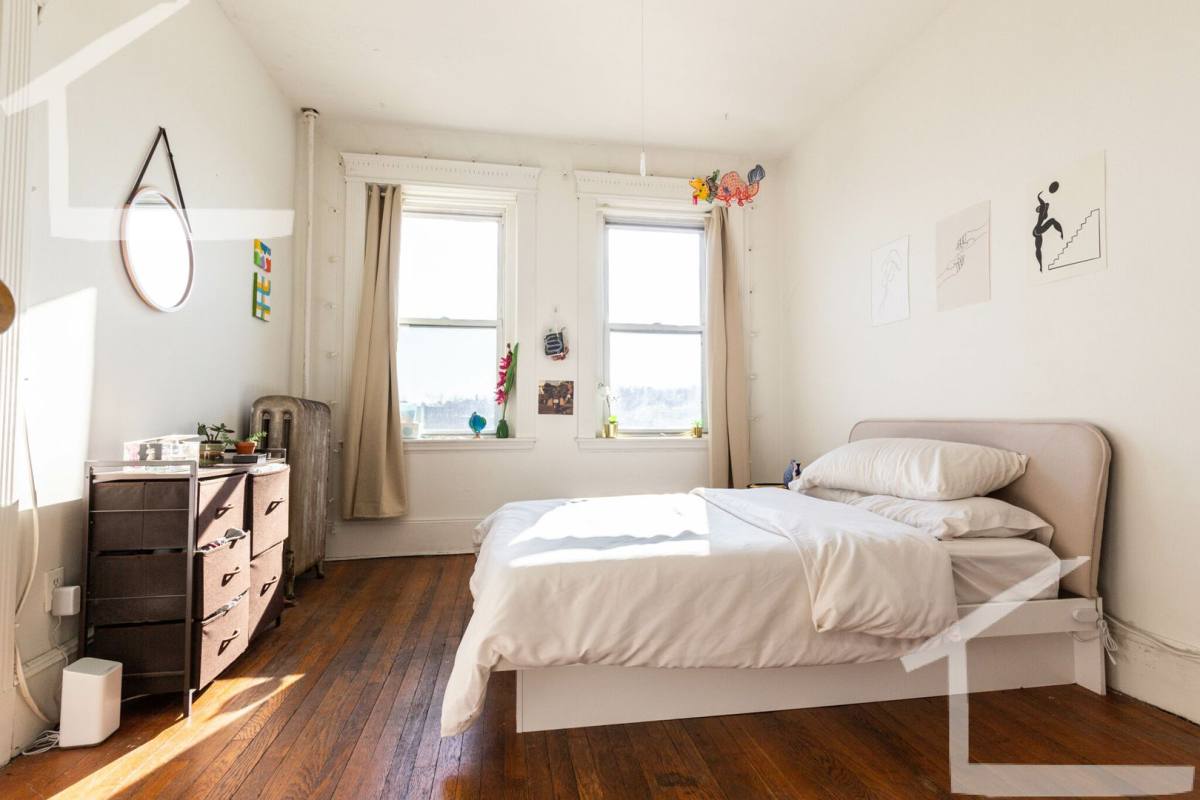 Apartment for rent at 38 Brighton Ave #4A, Allston, MA 02134