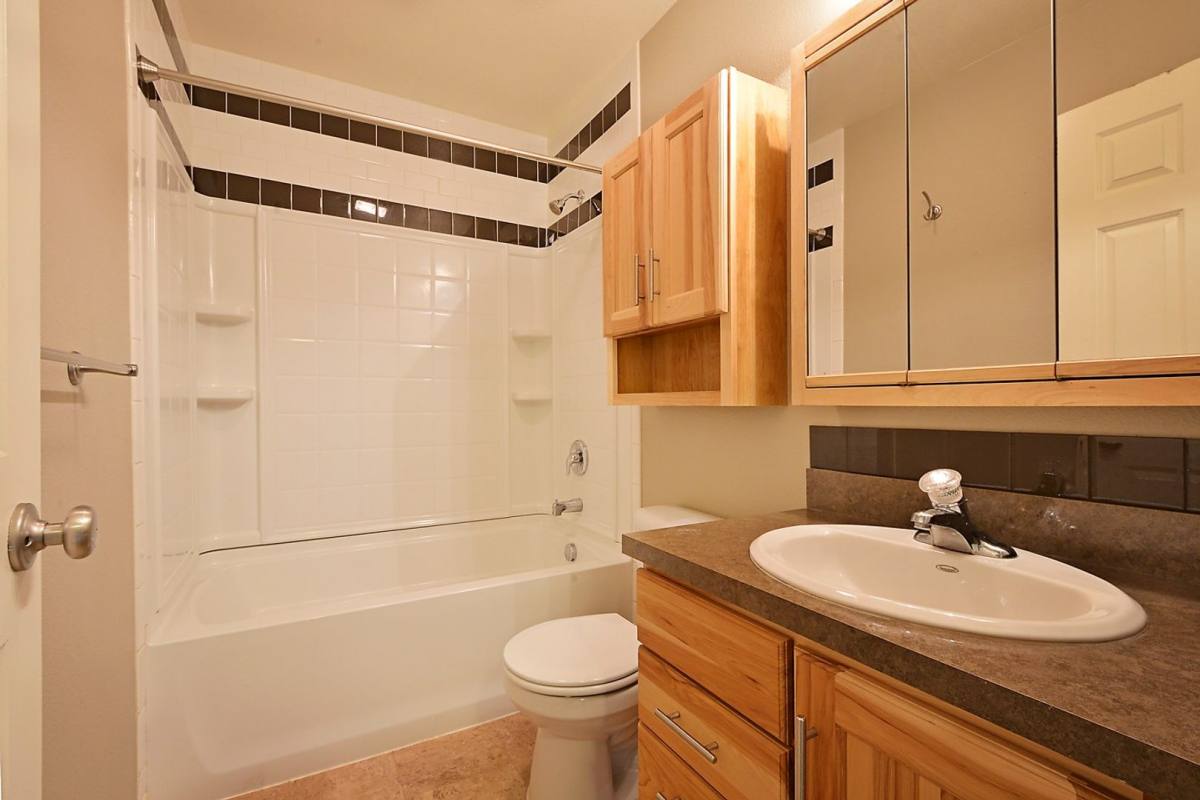 Apartment for rent at 1515 12th St NW, Minot, ND 58703