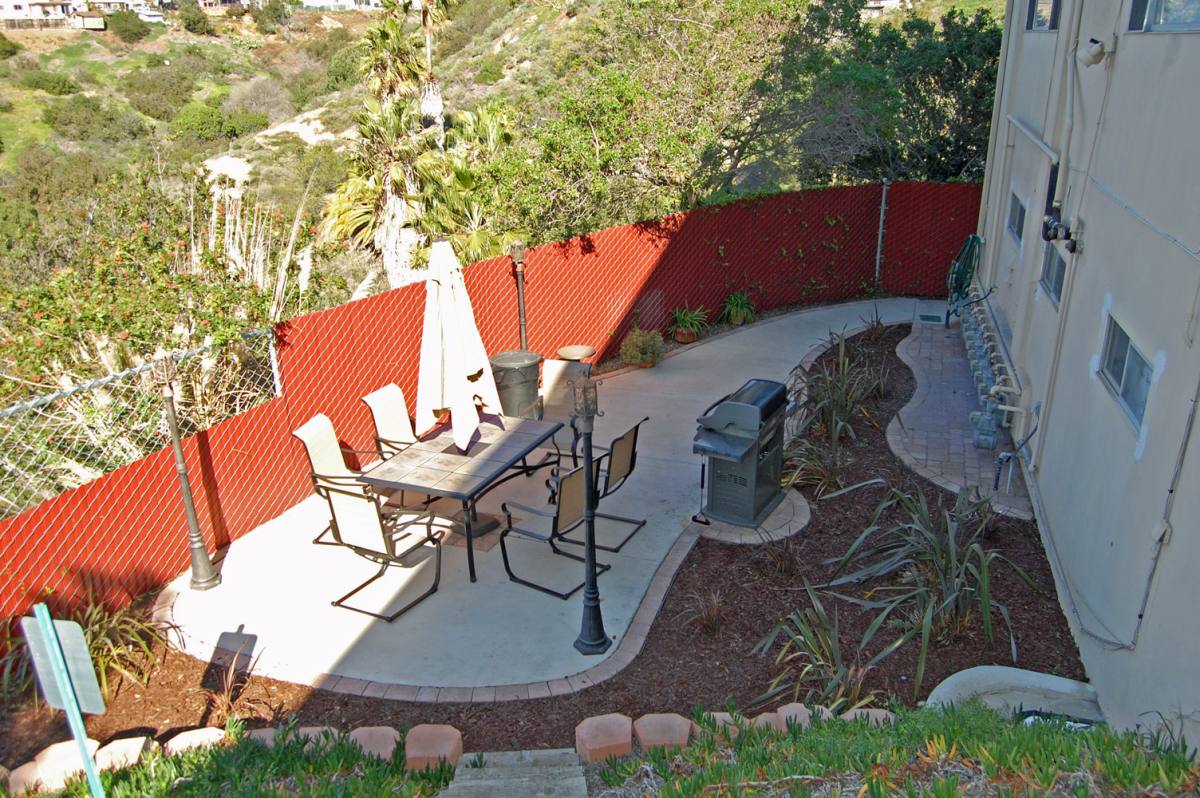 Apartment for rent at 2960-2980 Clairemont Dr, San Diego, CA 92117
