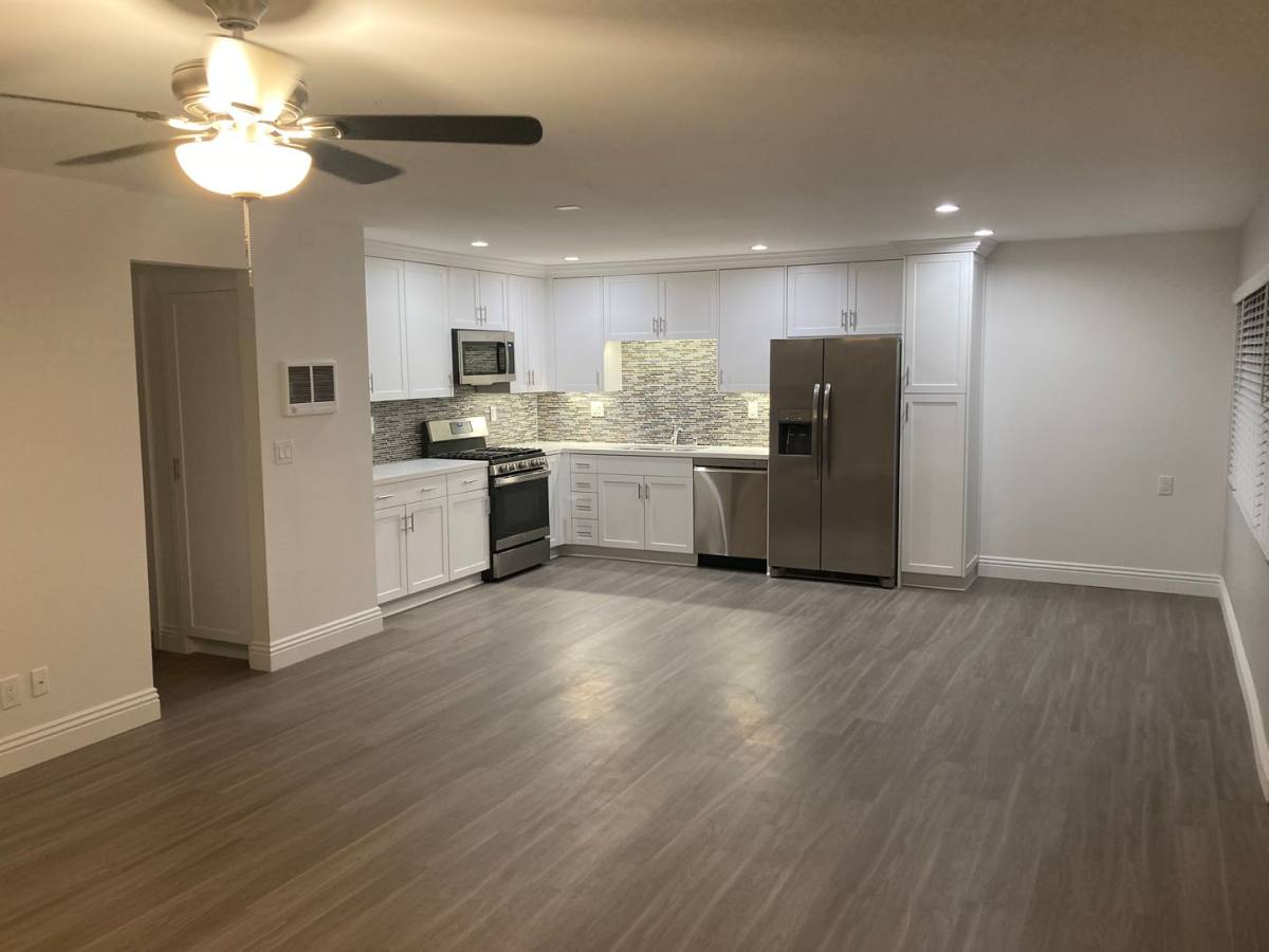 Apartment for rent at 2960-2980 Clairemont Dr, San Diego, CA 92117