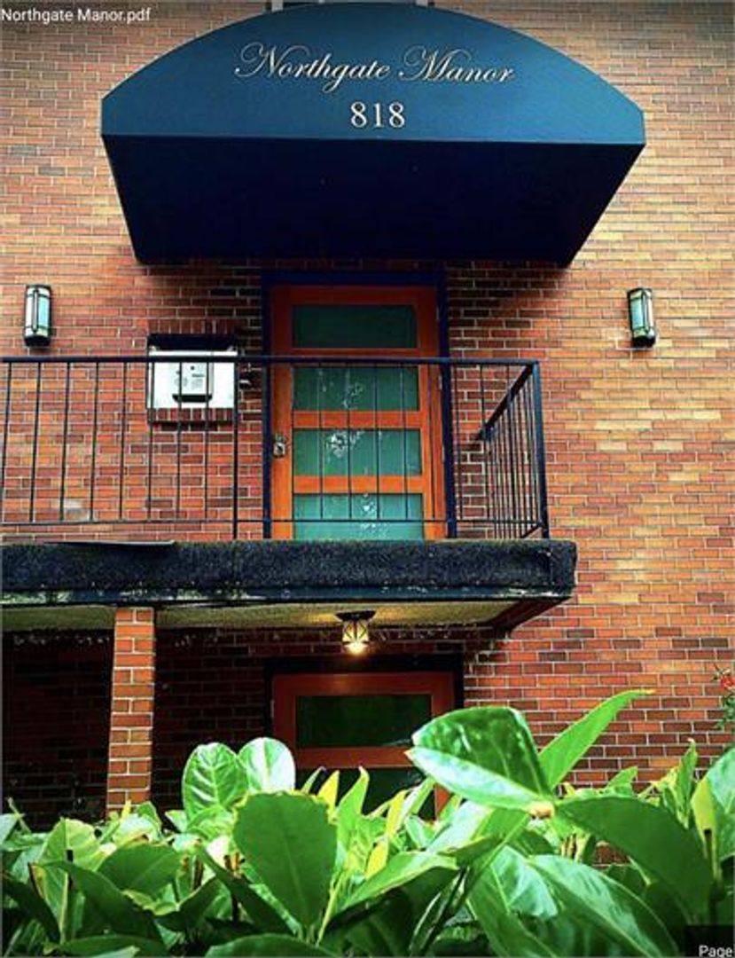 Apartment for rent at 818 NE 106th St, Seattle, WA 98125