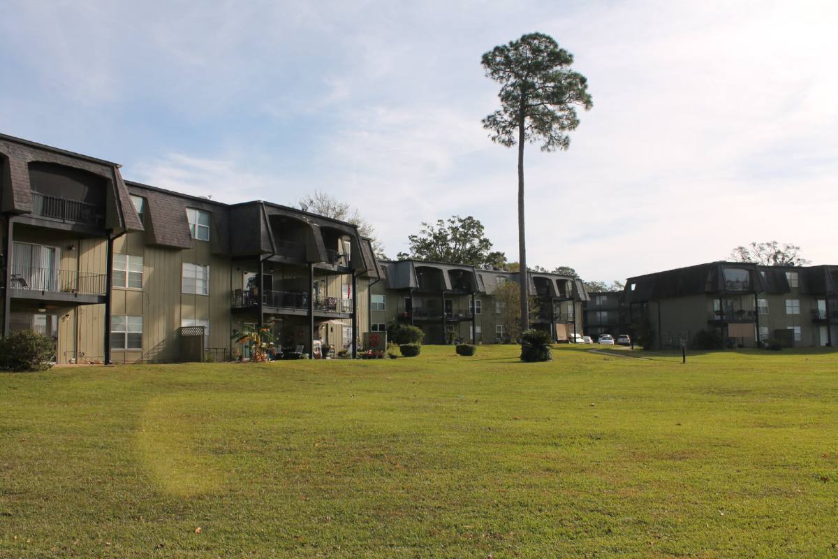 House for rent at 233 Riverbend Dr, Mobile, AL 36605