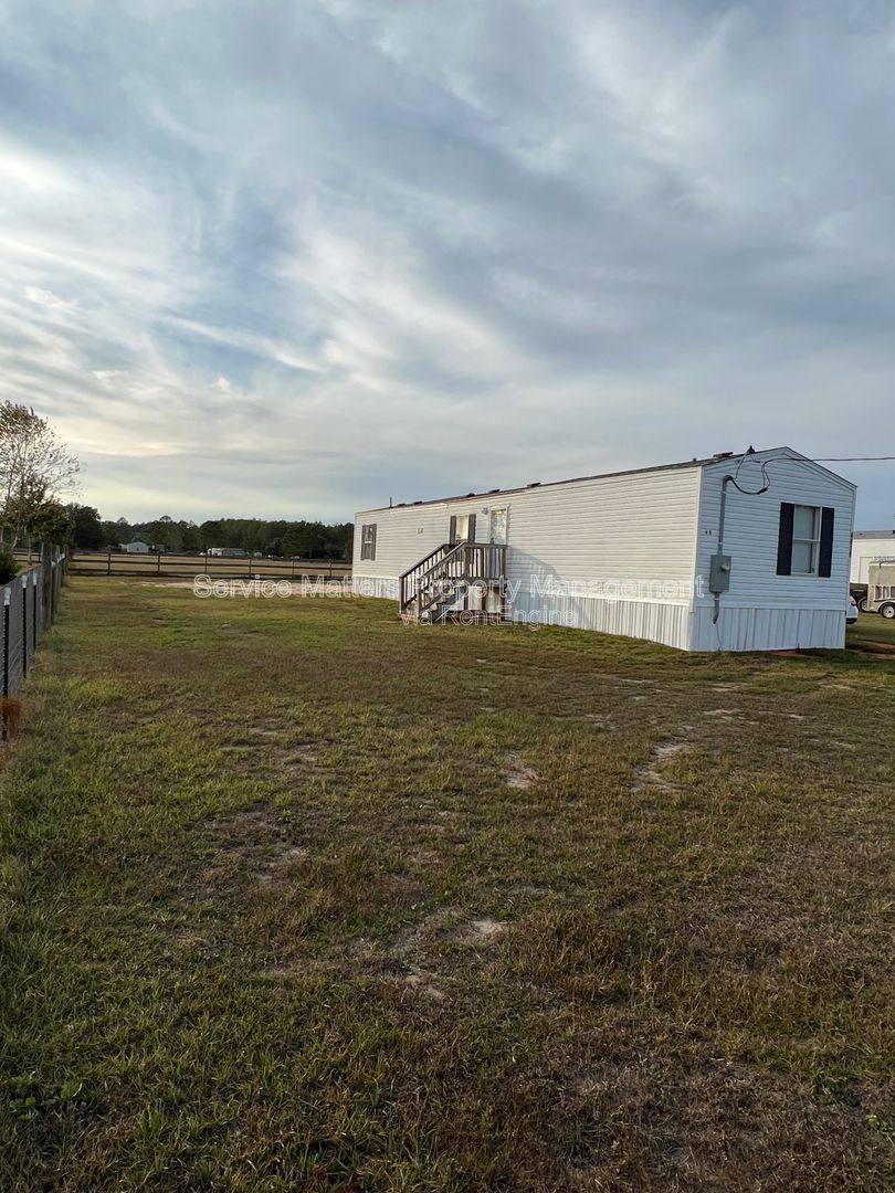 House for rent at 4819 Douglas Dr, Milton, FL 32583
