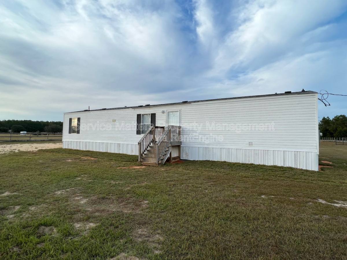 House for rent at 4819 Douglas Dr, Milton, FL 32583