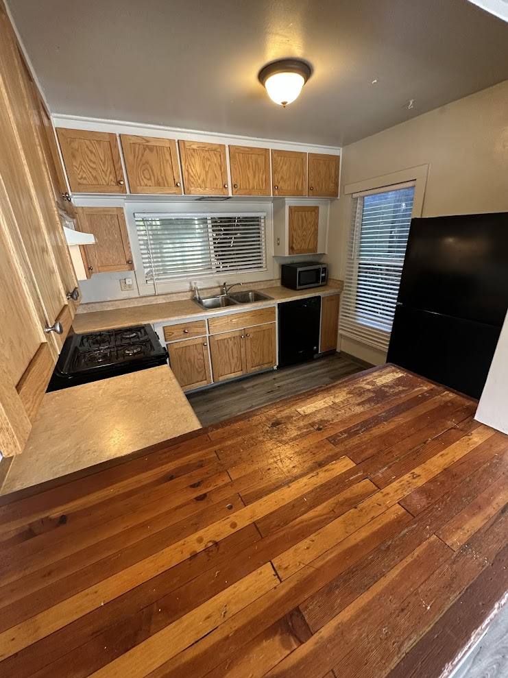 House for rent at 433 W 8th St, Chico, CA 95928