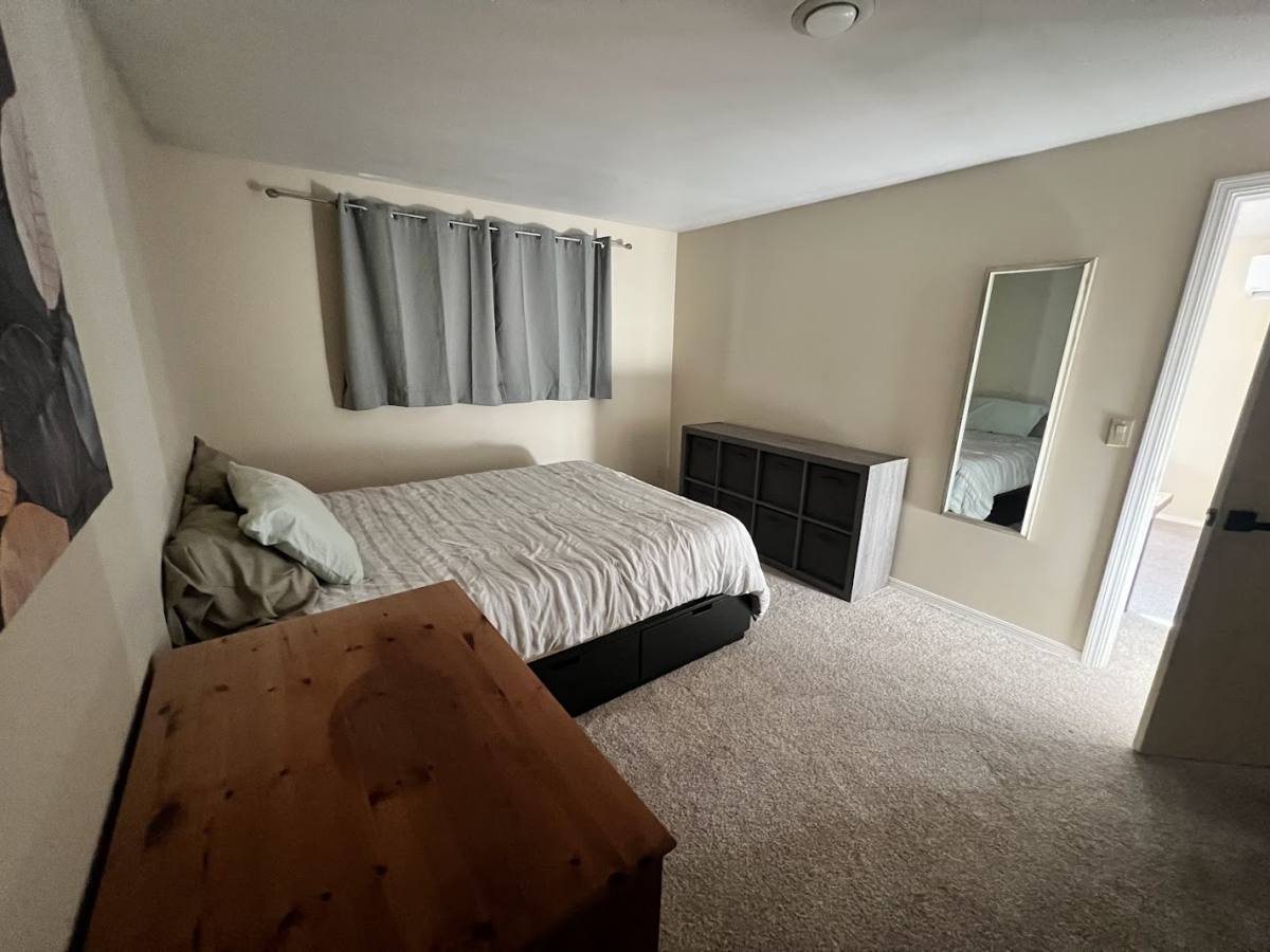 Apartment for rent at 12417 NE 109th Place, Kirkland, WA 98033