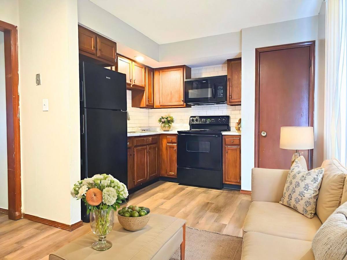 Townhouse for rent at 222 W Centennial Ave, Muncie, IN 47303