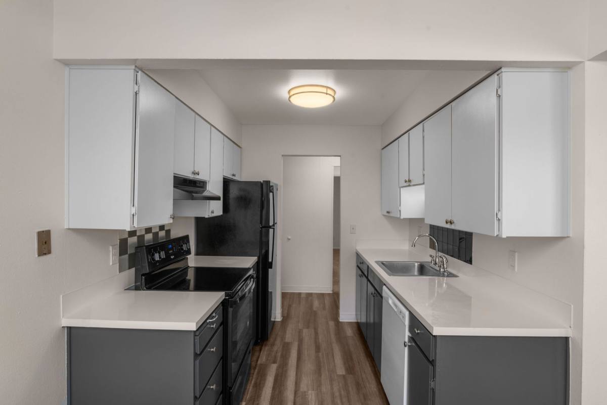 Apartment for rent at 533 SE 27th Ave, Portland, OR 97214
