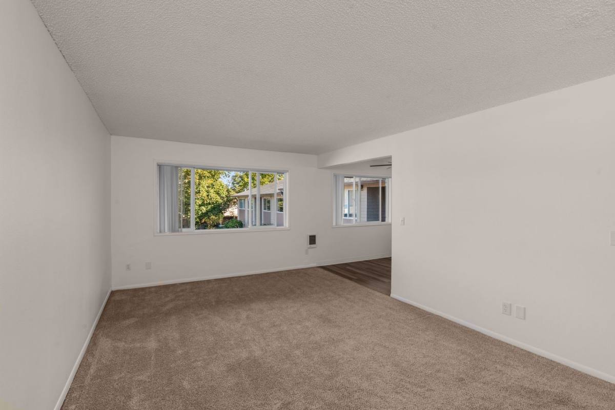 Apartment for rent at 533 SE 27th Ave, Portland, OR 97214