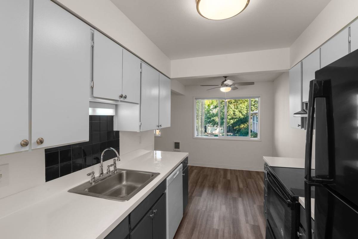 Apartment for rent at 533 SE 27th Ave, Portland, OR 97214