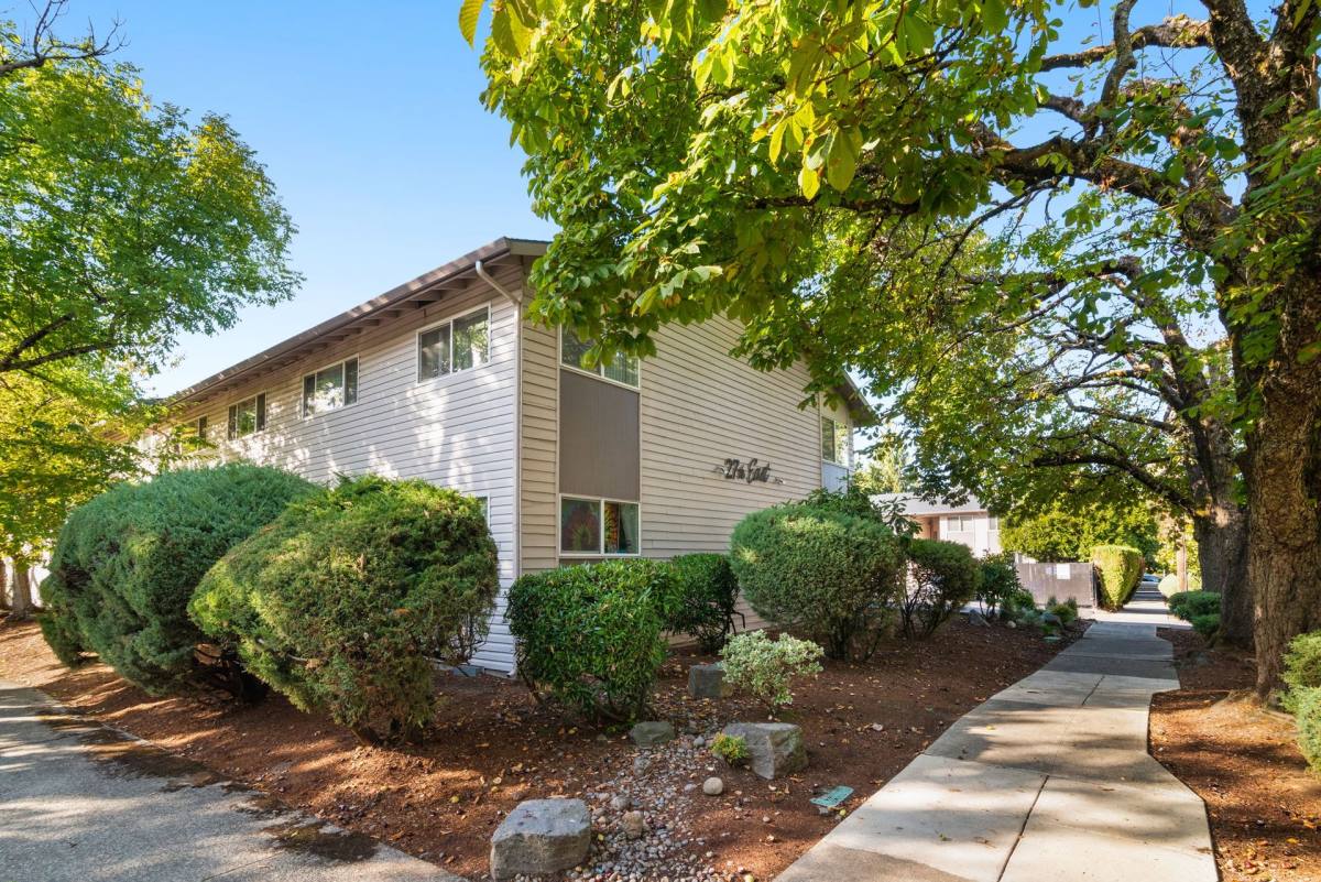 Apartment for rent at 533 SE 27th Ave, Portland, OR 97214