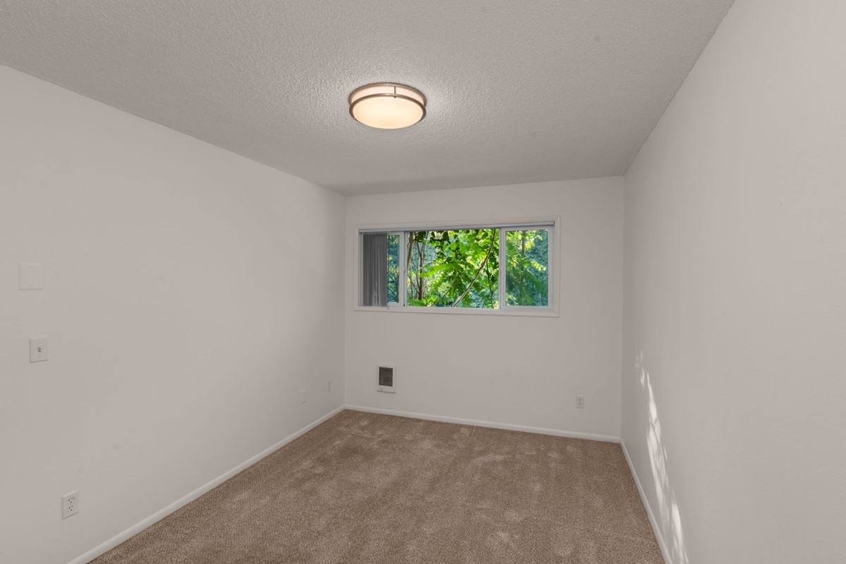 Apartment for rent at 533 SE 27th Ave, Portland, OR 97214
