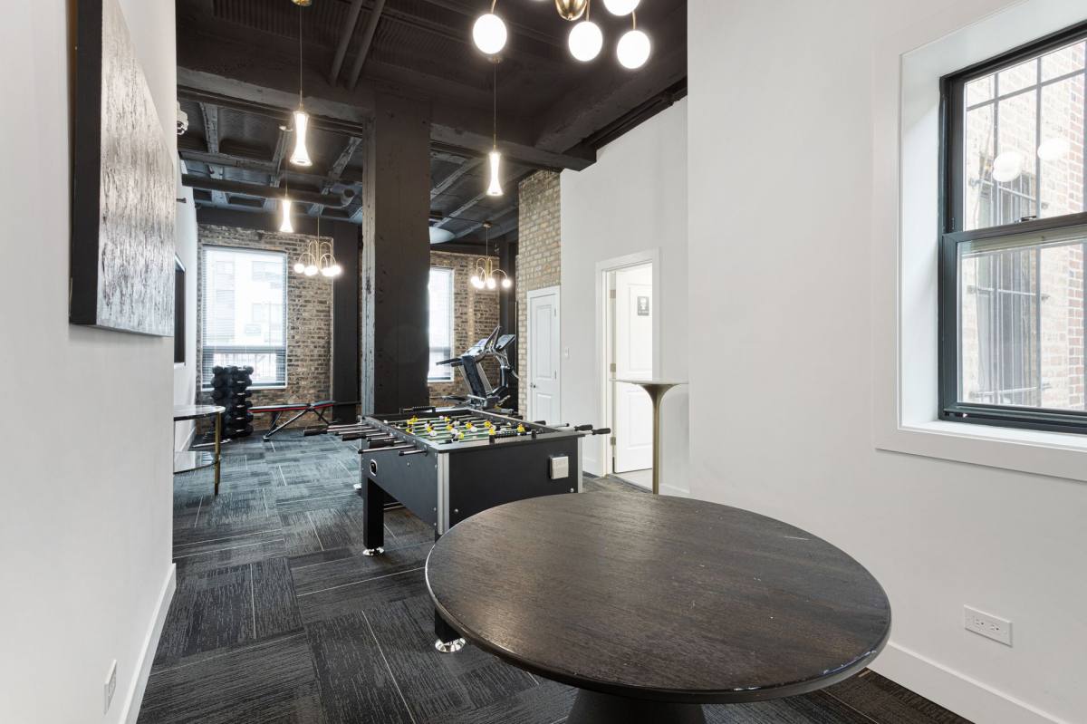 Apartment for rent at 6026 N Winthrop, Chicago, IL 60660