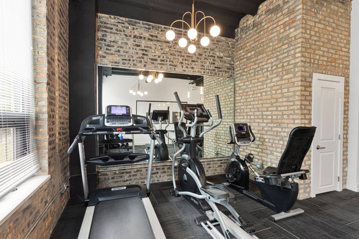 Apartment for rent at 6026 N Winthrop, Chicago, IL 60660