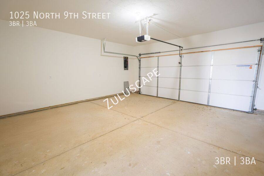 Townhouse for rent at 1025 N 9th St, Elwood, IN 46036