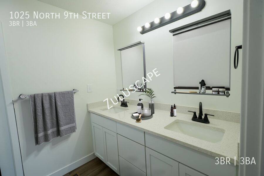 Townhouse for rent at 1025 N 9th St, Elwood, IN 46036