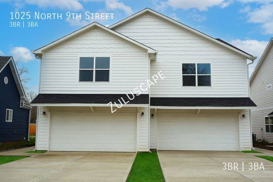 Townhouse for rent at 1025 N 9th St, Elwood, IN 46036