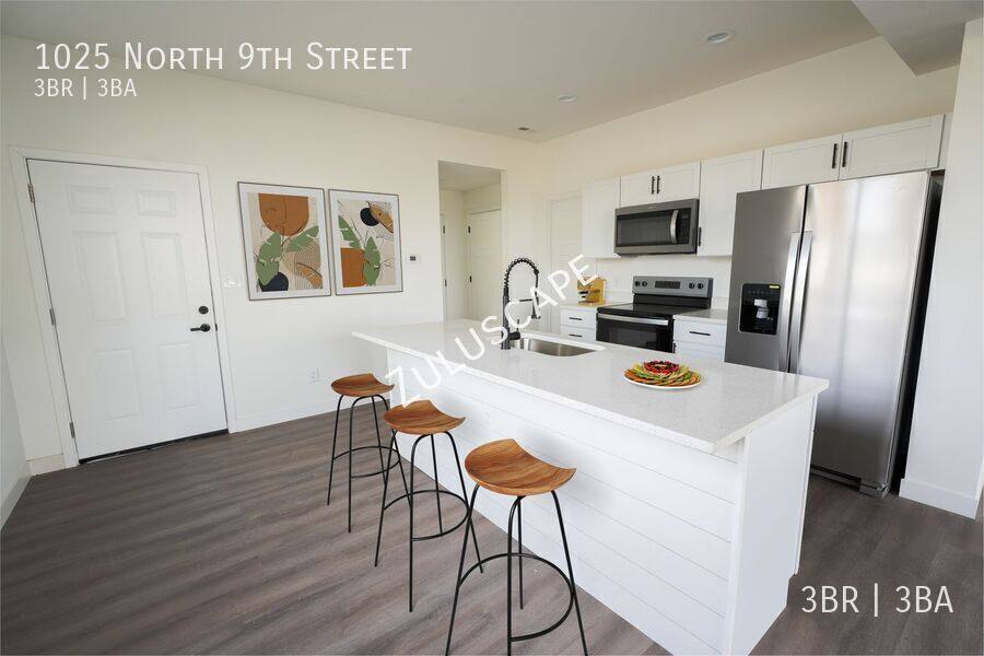 Townhouse for rent at 1025 N 9th St, Elwood, IN 46036