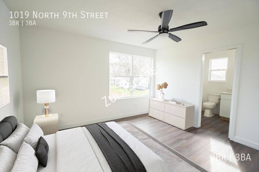 Townhouse for rent at 1019 N 9th St, Elwood, IN 46036