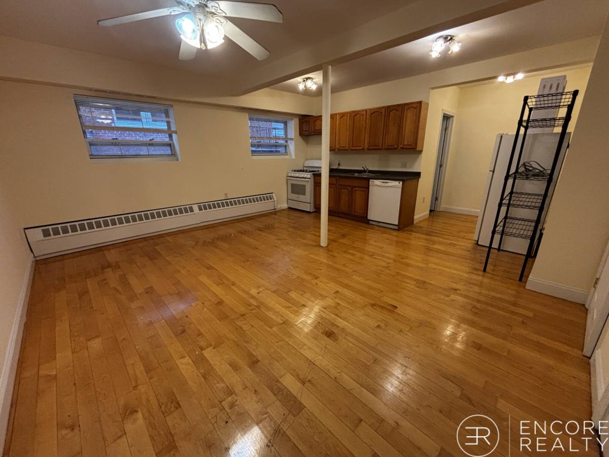 Apartment for rent at 1555 Beacon St #2, Brookline, MA 02446
