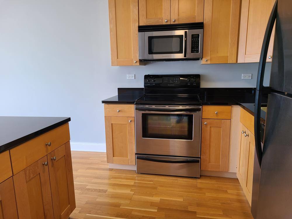Apartment for rent at 450 W Briar Place #7A, Chicago, IL 60657