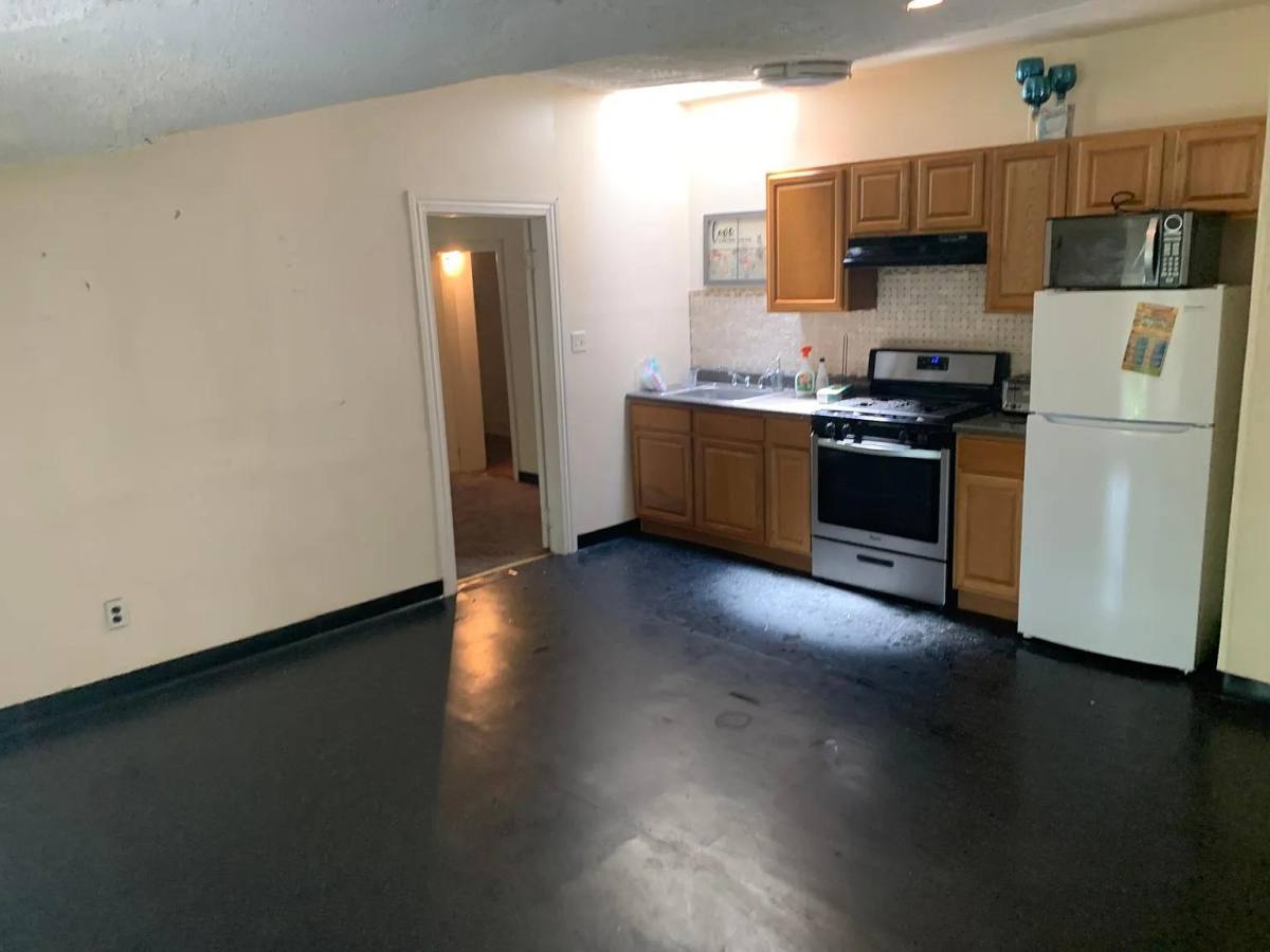 Apartment for rent at 1304 Oak Lane #3-W, Philadelphia, PA 19126