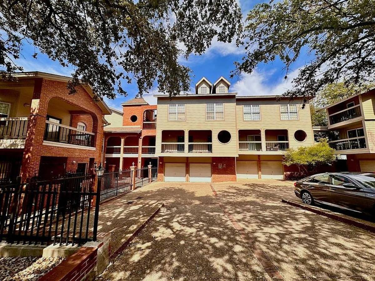 Apartment for rent at 3200 Duval, Austin, TX 78705