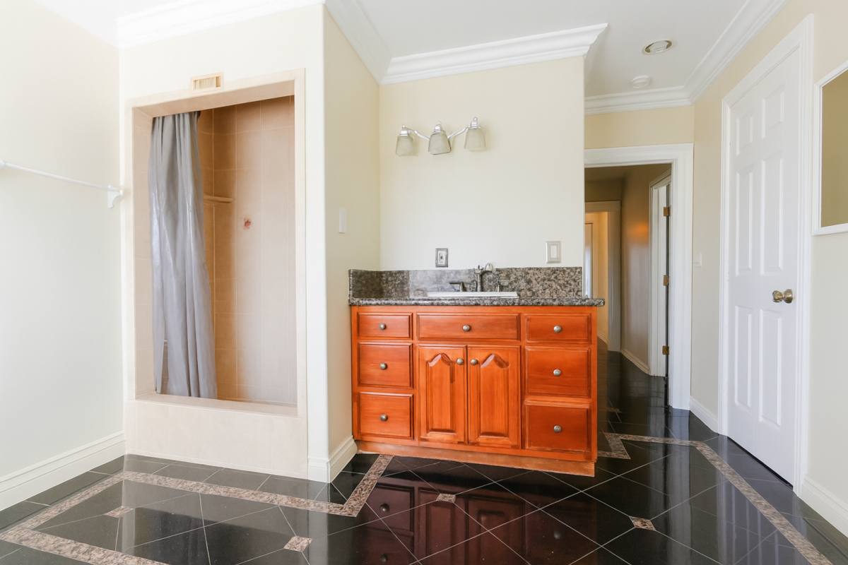 House for rent at 3109 S Catalina St, Los Angeles, CA 90007