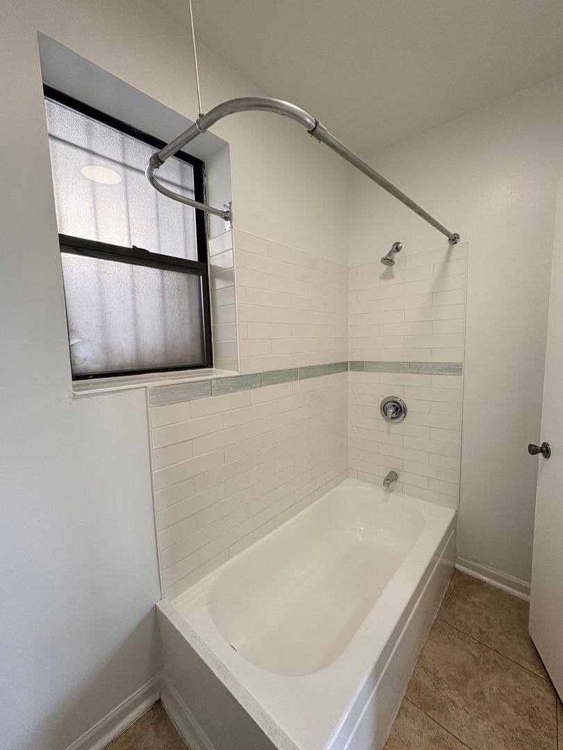 Apartment for rent at 4946 W Adams, Chicago, IL 60644