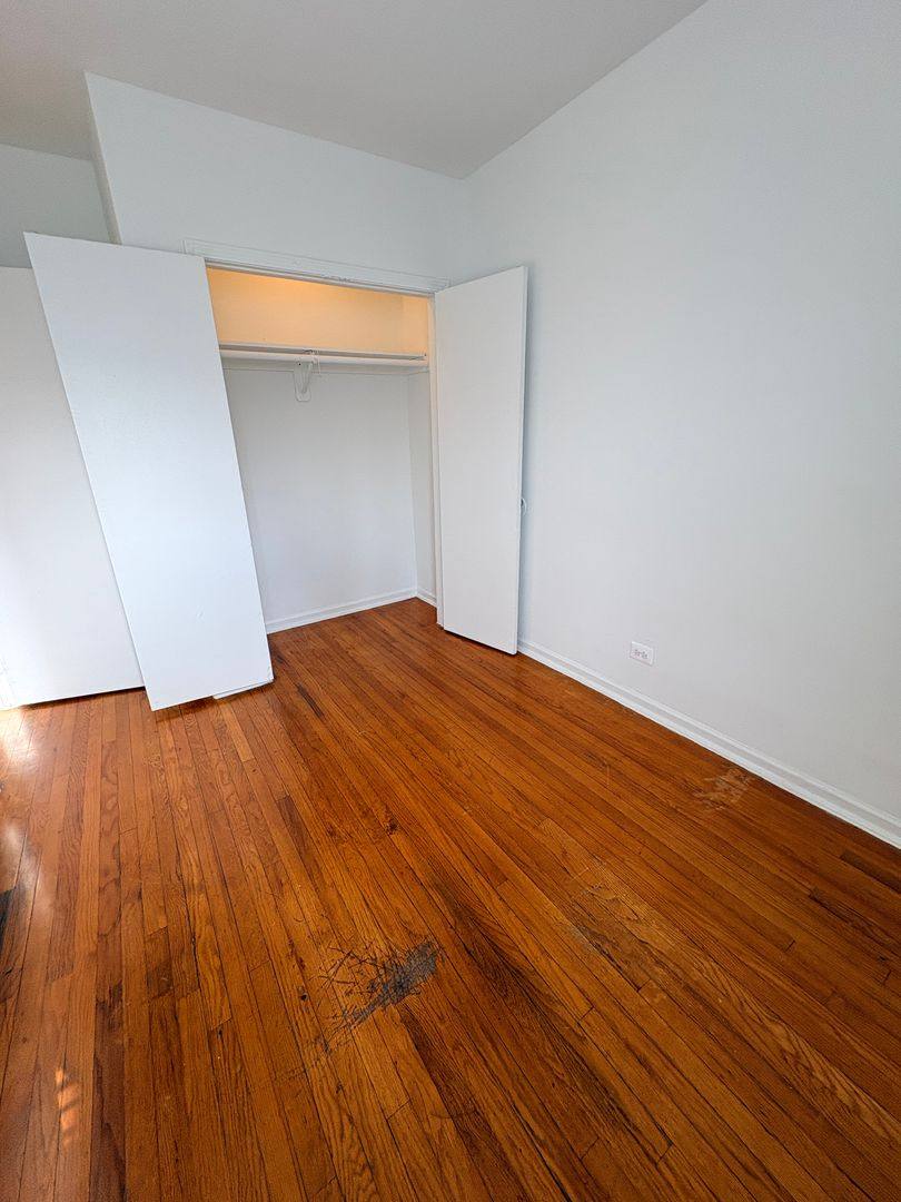 Apartment for rent at 4946 W Adams, Chicago, IL 60644