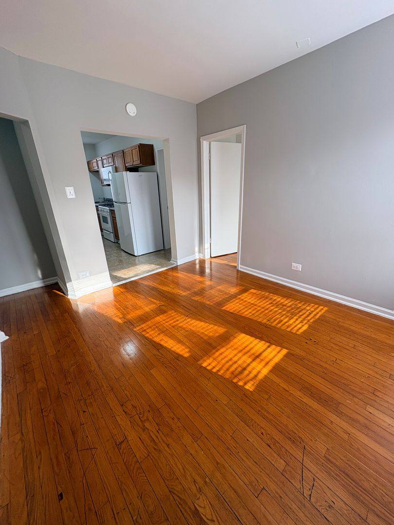 Apartment for rent at 4946 W Adams, Chicago, IL 60644