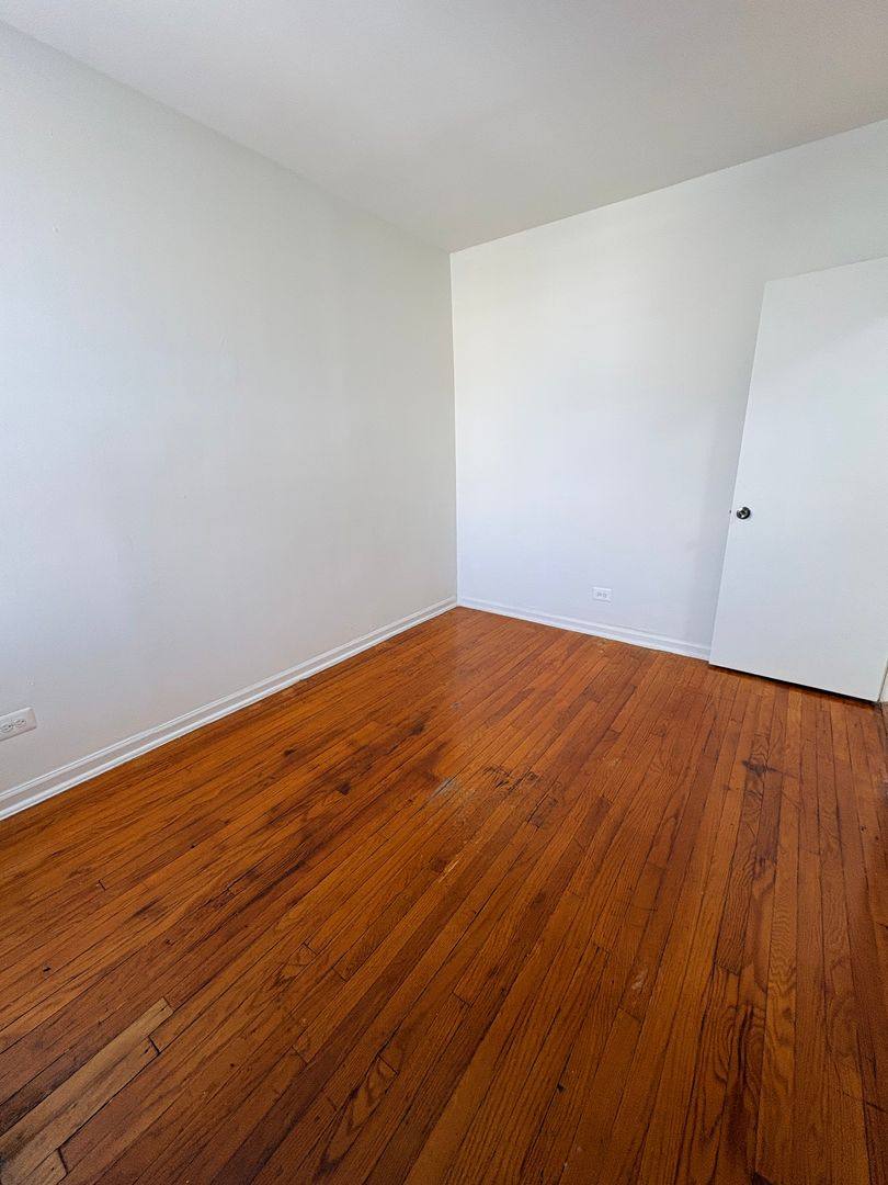 Apartment for rent at 4946 W Adams, Chicago, IL 60644