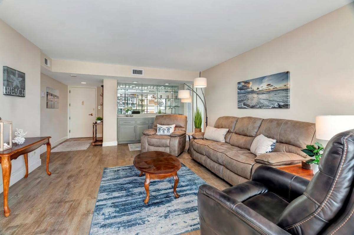 Apartment for rent at 1760 Avenida Del Mundo, Coronado, CA 92118